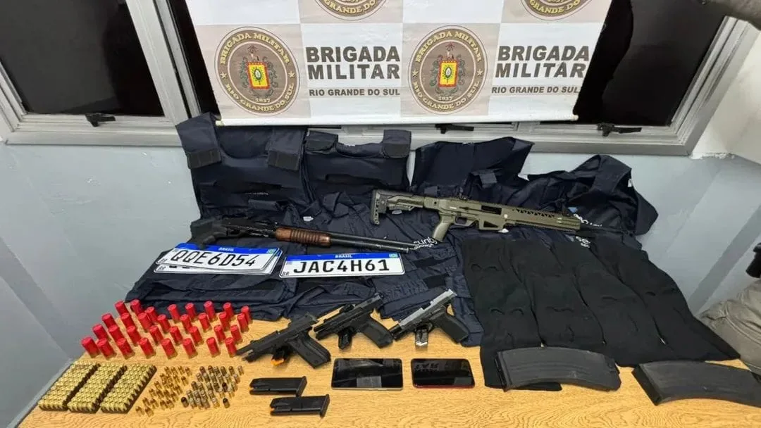 Ação da Brigada Militar em Canoas termina com dois mortos, três presos e grande apreensão de armas