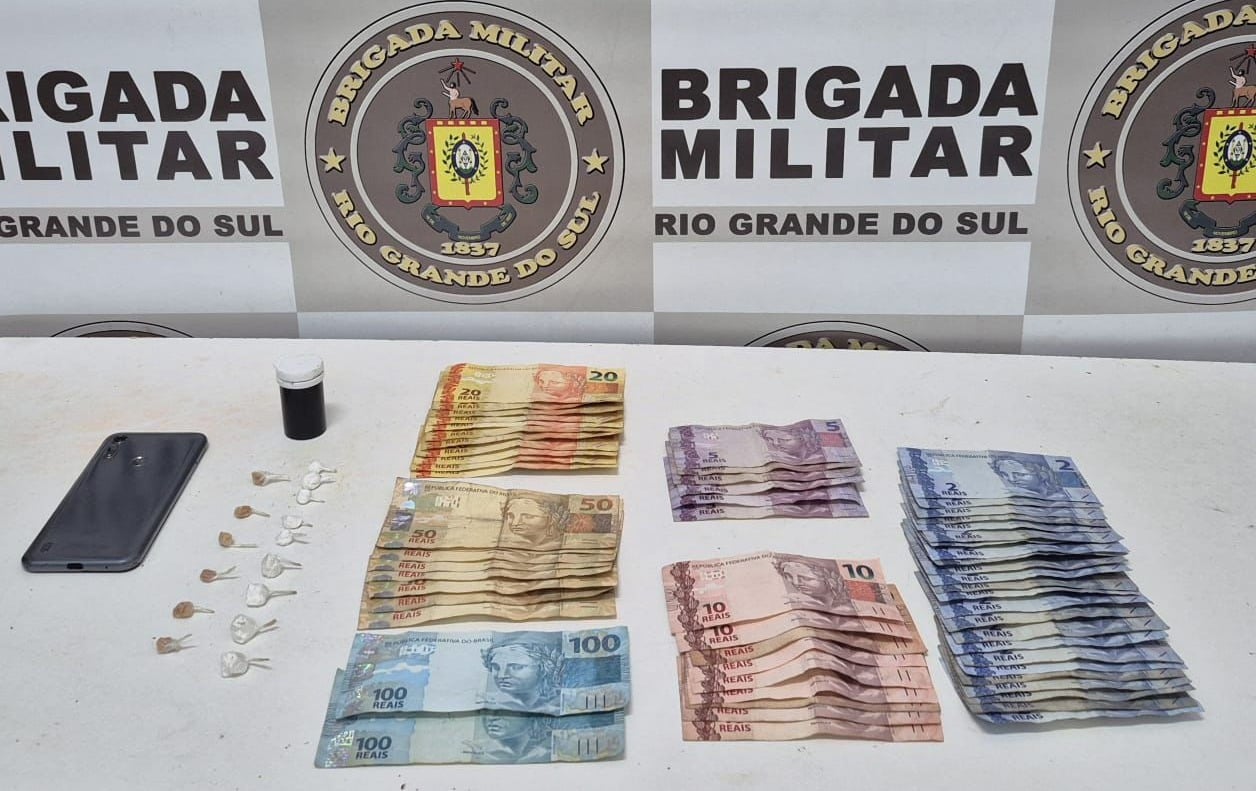 Jovem é preso com cocaína e crack no bairro Industrial, em Farroupilha