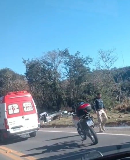 Motorista, de 43 anos, ficou gravemente ferido após se envolver no, ocorrido por volta das 14h30, que envolveu uma picape Saveiro. (Foto: Redes Sociais)