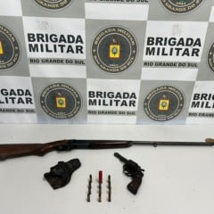 Brigada Militar prende homem por posse irregular de arma de fogo em Caxias do Sul. Foto: BM/Divulgação.