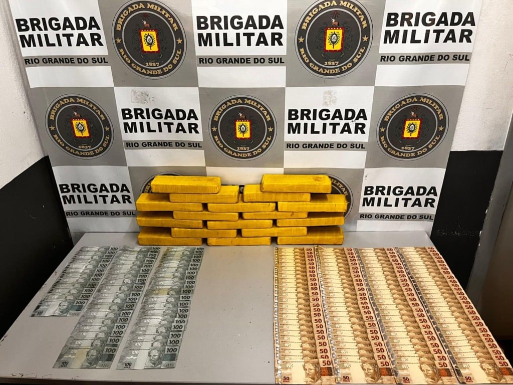 Homem é preso com mais de de 10kg de maconha em Caxias do Sul. Foto: 12° BPM/Divulgação.