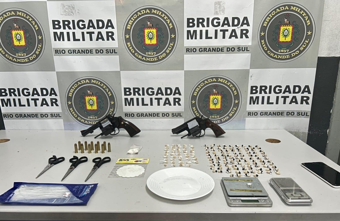 Brigada Militar prende três homens por porte ilegal de arma de fogo e tráfico de drogas em Caxias do Sul. Foto: Divulgação 12° BPM