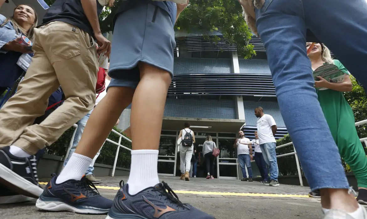 Novas leis aumentam penas para crimes em escolas e contra pessoas vulneráveis