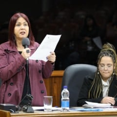 Parlamentares pedem informações sobre ações de atendimento à população em situação de rua. Na foto, Vereadora Rose Frigeri. Crédito: Pietra Lima/Câmara Caxias