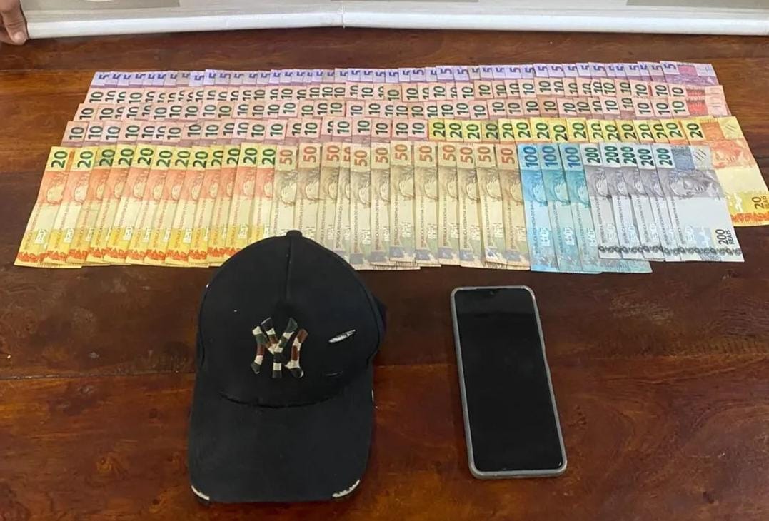 Suspeitos de furto em paróquia são detidos com dinheiro e objetos em Nova Prata