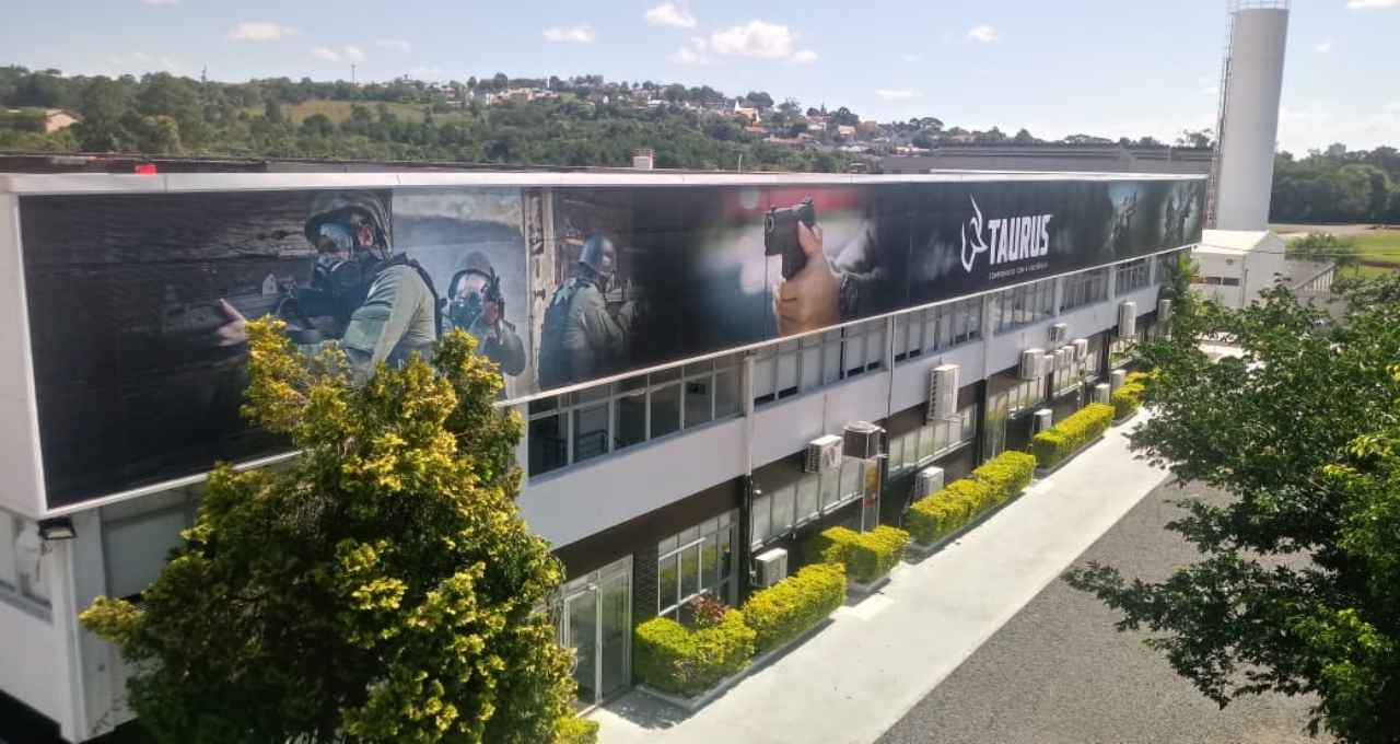 Segundo a empresa, trata-se de sanção aplicada pelo Centro de Material Bélico da Polícia Militar do Estado de SP. (Foto: Divulgação/Taurus)
