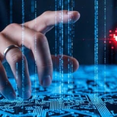 Mão tocando interface de dados digitais. Conceito de tecnologia e inteligência artificial.