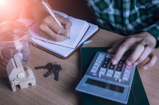 A alteração no Código Tributário do Município diminuirá o índice dos atuais 4% para 3%. Foto: Reprodução Freepik.