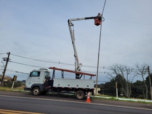 Iluminação pública na BR-470 é restabelecida após rompimento de cabos em Veranópolis