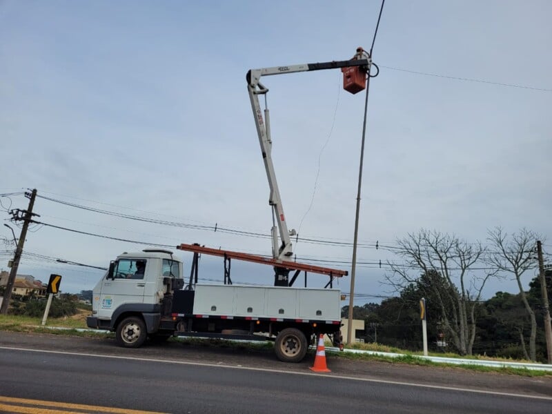 Iluminação pública na BR-470 é restabelecida após rompimento de cabos em Veranópolis