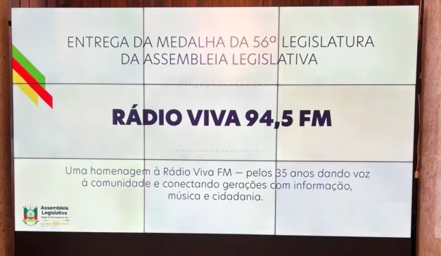 Entrega da Medalha da 56ª Legislatura da Assembleia Legislativa à Rádio Viva 94,5 FM.