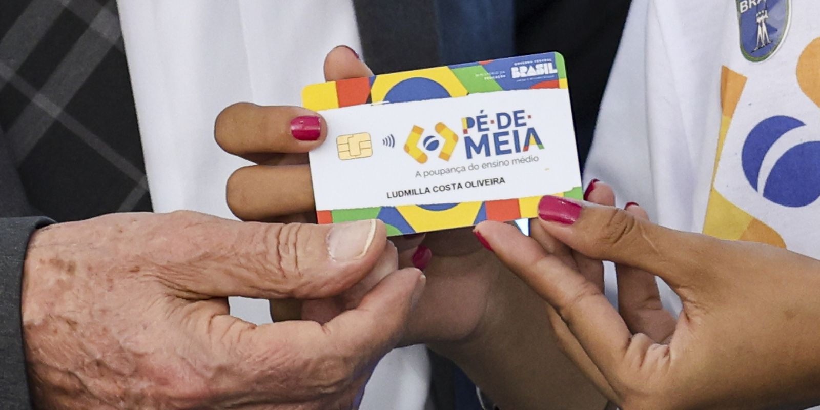 Governo Federal quer ampliar programa Pé-de-Meia para toda rede pública