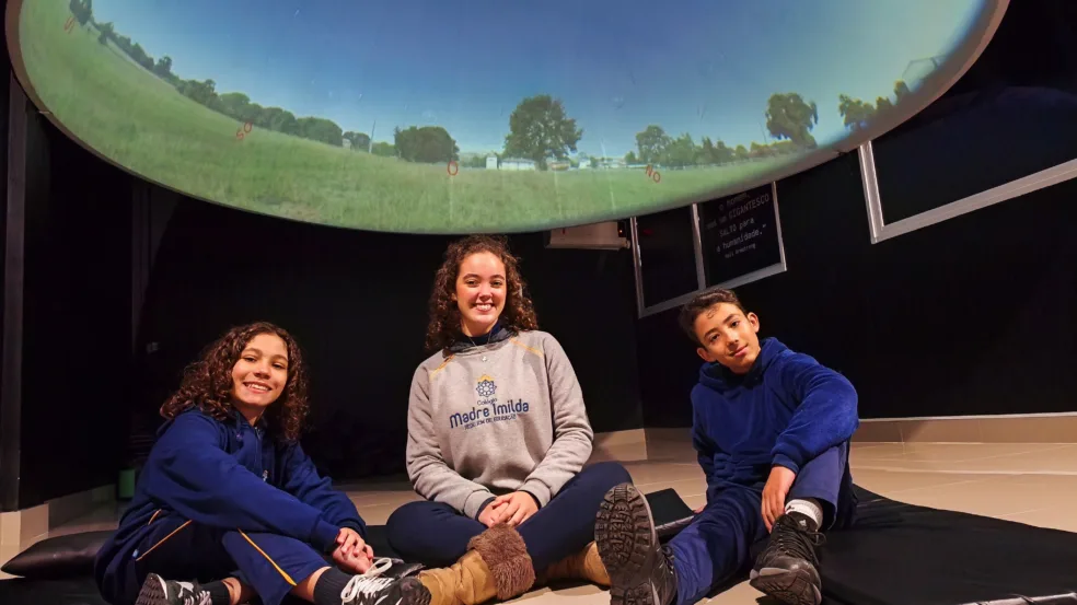 Alunos do Colégio Madre Imilda conquistam ouro e prata na Olimpíada Brasileira de Astronomia e Astronáutica. Foto: Velaine Rodrigues/Divulgação. Alunos do Colégio Madre Imilda conquistam ouro e prata na Olimpíada Brasileira de Astronomia e Astronáutica. Foto: Velaine Rodrigues/Divulgação.