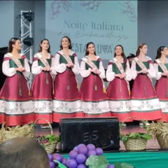 EMBAIXATRIZES festa da uva 2026 noite italiana