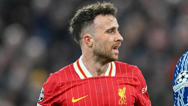 O Liverpool divulgou um comunicado emocionado confirmando o falecimento de Jota. Foto: Focus Images / Reprodução