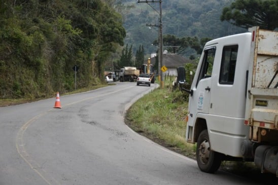 Veranópolis realiza novo bloqueio parcial na Estrada Geral Santa Bárbara para manutenção nesta terça (12)
