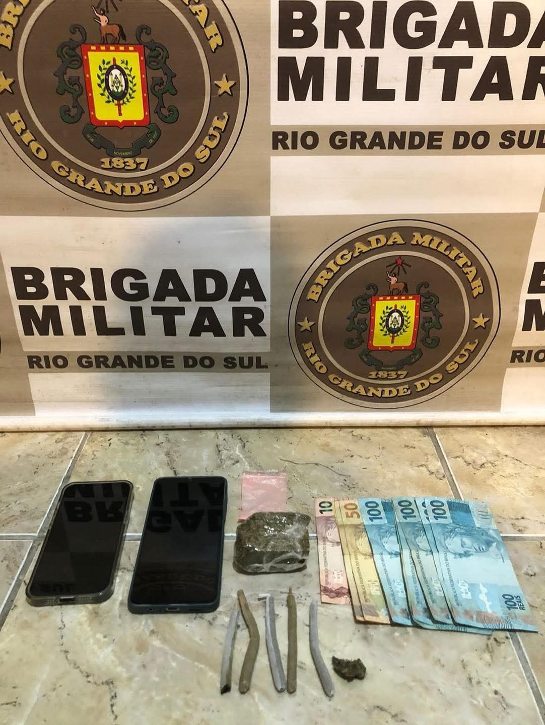 Brigada Militar efetua prisão por tráfico de drogas em São Francisco de Paula . Foto: 3º BRBM/Divulgação.