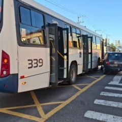 colisão acidente carro onibus