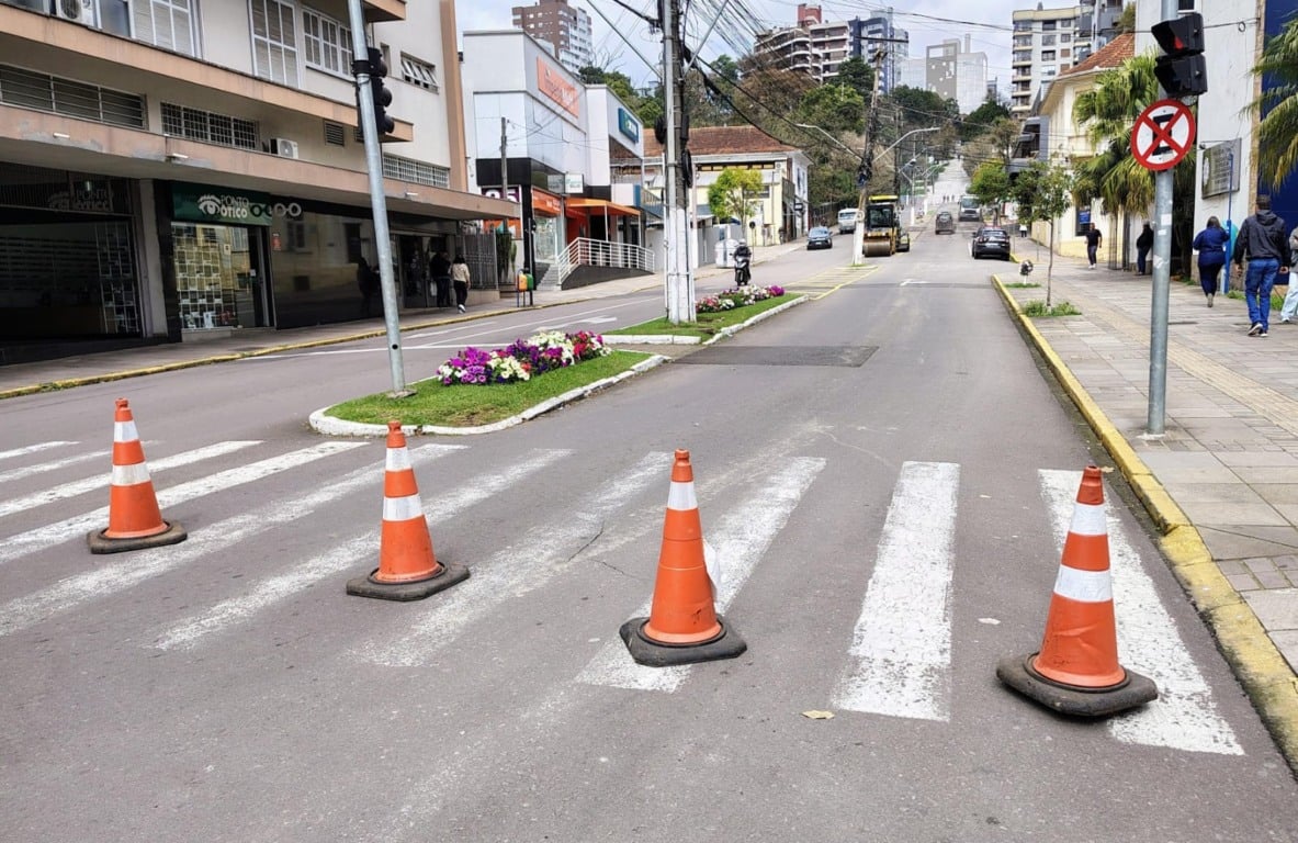 Repavimentação provoca bloqueios na área central de Bento Gonçalves neste fim de semana