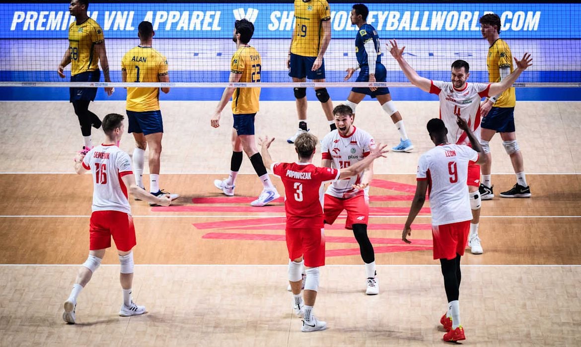 Brasil é superado pela Polônia e disputa bronze com Eslovênia. (Foto:  VolleyballWorld/Divulgação)