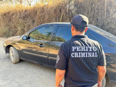  A Polícia Militar informou que, horas mais tarde, após buscas na região, os agentes recuperaram o veículo na Estrada do Ipiranga. (Foto: PC)