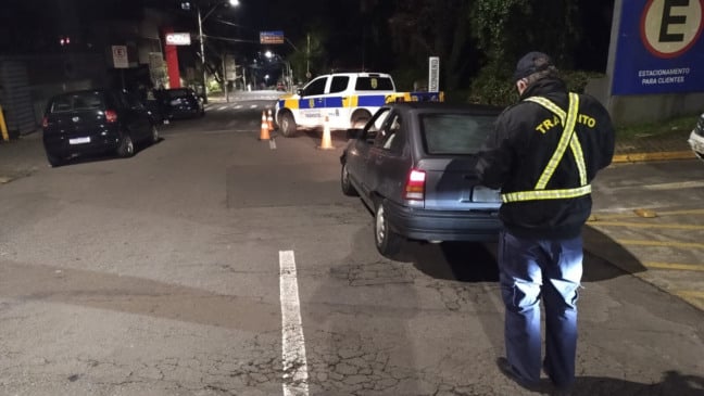 Operação autua 11 motoristas por embriaguez em Bento Gonçalves