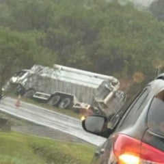 Caminhão sai da pista entre Cotiporã e Bento Gonçalves