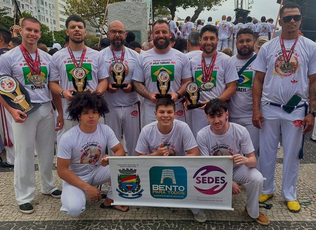 Capoeiristas de Bento Gonçalves conquistam títulos em torneio mundial no Rio de Janeiro