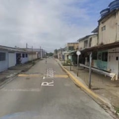 Rua Tabajara, no bairro de Águas Compridas, em Olinda. (Foto: Reprodução/Google Street View)