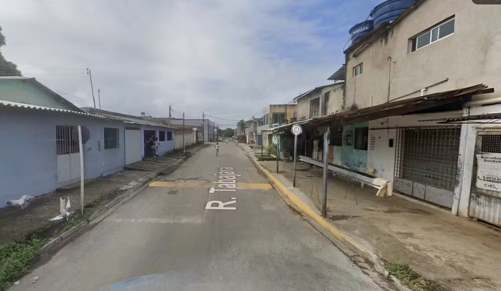 Rua Tabajara, no bairro de Águas Compridas, em Olinda. (Foto: Reprodução/Google Street View)