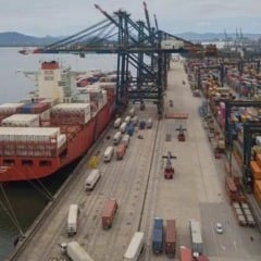 Em Santos, as rajadas de vento ultrapassaram 120 km/h e paralisaram o maior porto da América Latina. (Foto: Divulgação/SPA)