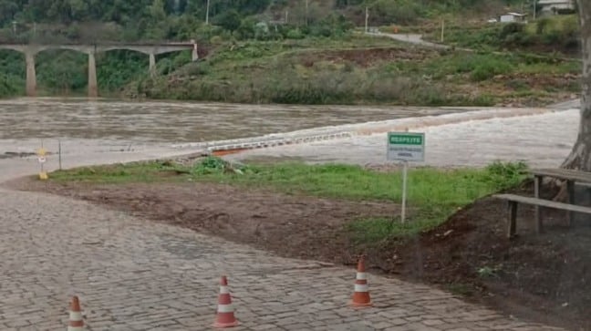 Ponte entre Bento Gonçalves e Cotiporã