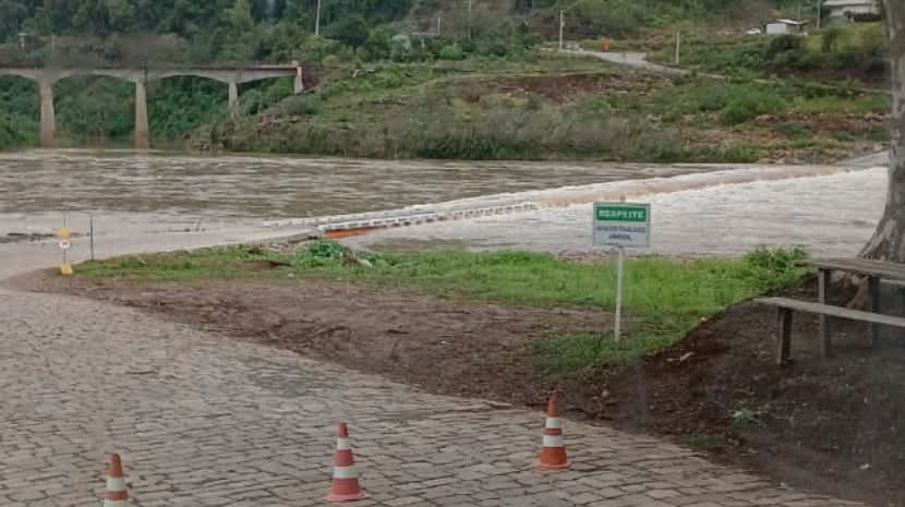Ponte entre Bento Gonçalves e Cotiporã