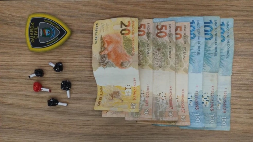 Jovem é preso com cocaína e mais de R$ 500 em Bento Gonçalves