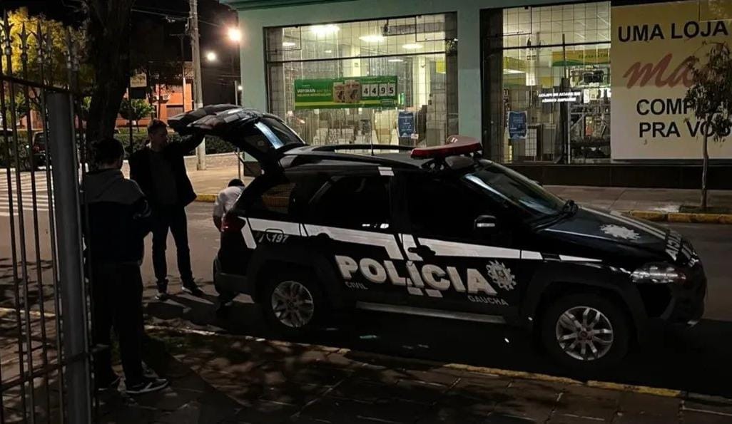 Polícia Civil prende dois homens em operações distintas em Serafina Corrêa Polícia Civil prende dois homens em operações distintas em Serafina Corrêa