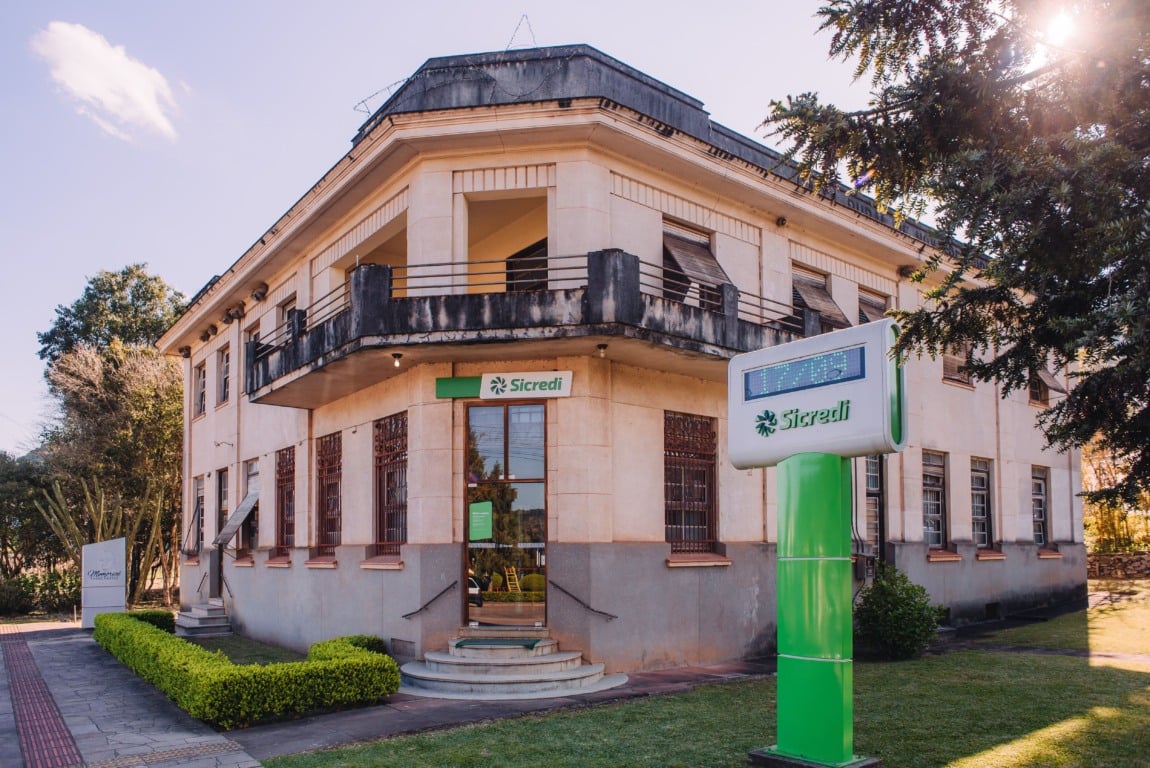 A primeira agência e a primeira cooperativa de crédito do Brasil, que deram origem ao Sicredi, foi a Caixa Rural de Nova Petrópolis. (Foto: Divulgação) A primeira agência e a primeira cooperativa de crédito do Brasil, que deram origem ao Sicredi, foi a Caixa Rural de Nova Petrópolis. (Foto: Divulgação)