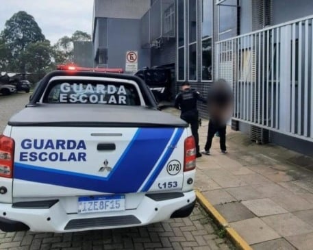 Homem é preso com entorpecentes próximo a escola no bairro Serrano, em Caxias do Sul