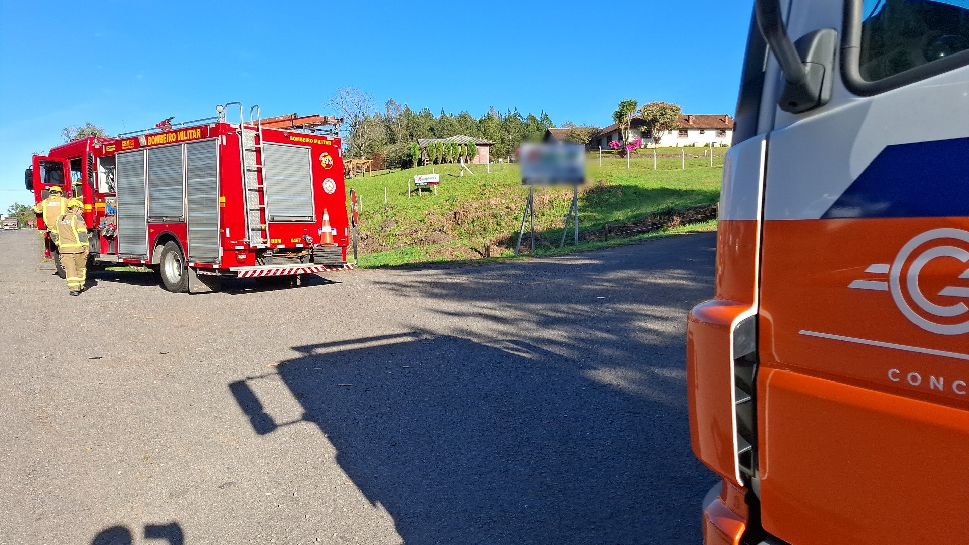 Engavetamento deixa quatro feridos e causa congestionamento na ERS-122, entre Farroupilha e Caxias do Sul
