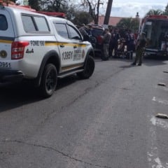Motorista fica ferido após bater carro contra árvore em Bento Gonçalves