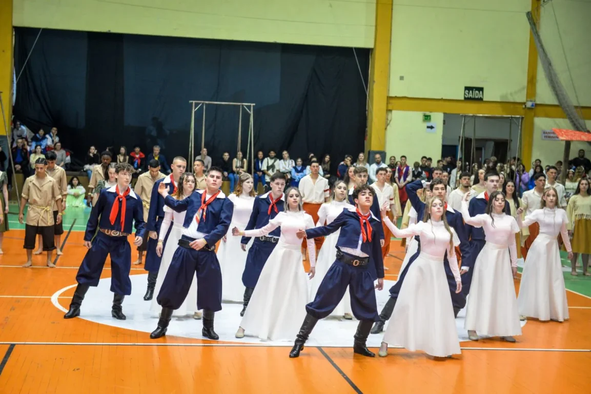 Tradicional Tertúlia da escola Mestre ocorre nesta sexta-feira (12) em Bento Gonçalves
