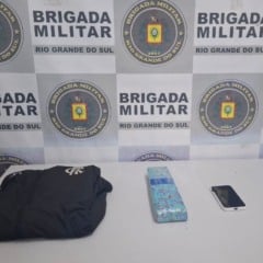 Homem é preso com tijolo de maconha em Caxias do Sul