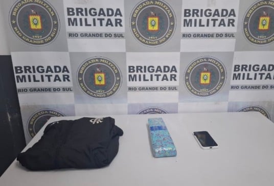 Homem é preso com tijolo de maconha em Caxias do Sul