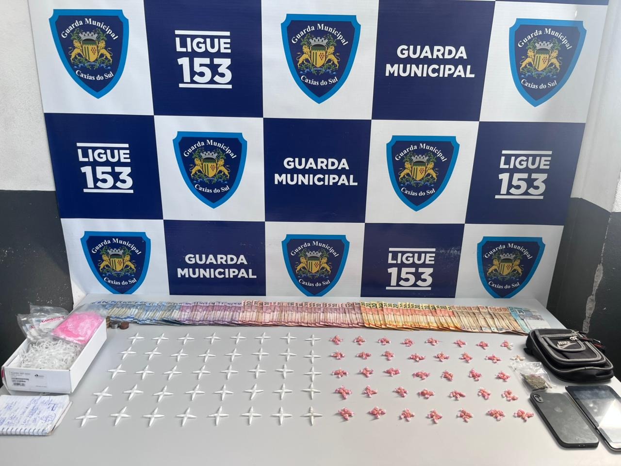 Dois homens são presos por tráfico de drogas em Caxias do Sul
