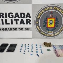 Dupla com extensa ficha criminal é presa por tráfico de drogas em Guaporé