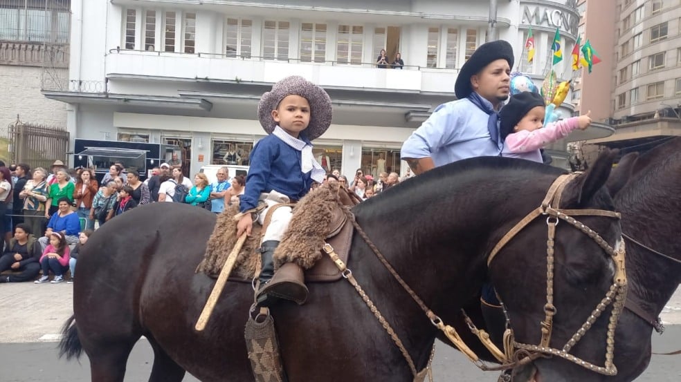 Caxias do Sul celebra 20 de Setembro com Desfile Farroupilha na área central