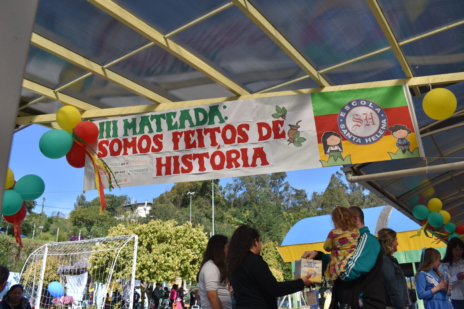 Mateada mobiliza cerca de mil pessoas na Escola Santa Helena, em Bento Gonçalves
