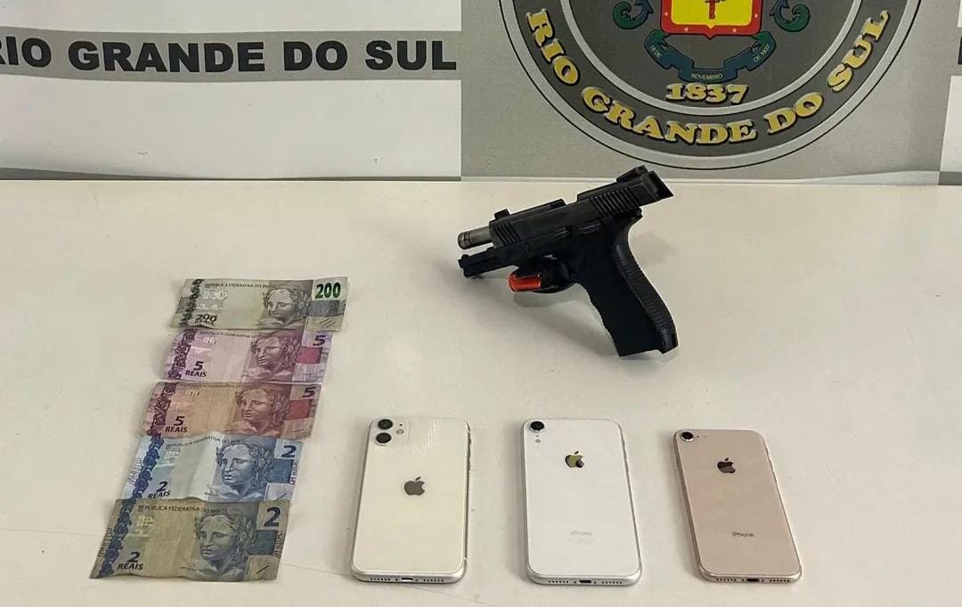 Casal é preso em Guaporé por porte ilegal de arma de fogo restrita e receptação