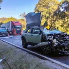 A esposa do motorista, que também estava no veículo no momento do acidente, sofreu ferimentos leves e está em recuperação. (Foto: Patrick Alessi/RSCOM)
