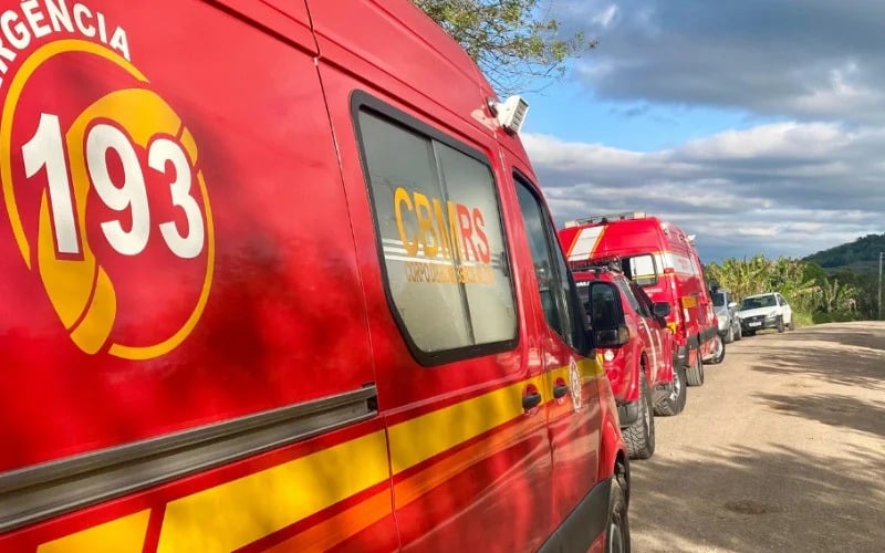 Por volta das 16h30 a vítima foi localizada sem vida. (Foto: Bombeiros)