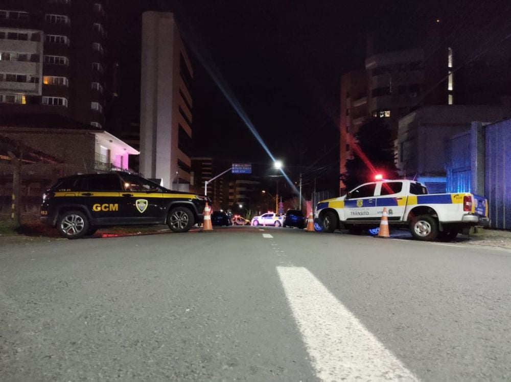 Dois motoristas acabaram presos pela fiscalização por dirigir sob influência de álcool. (Foto: Divulgação)